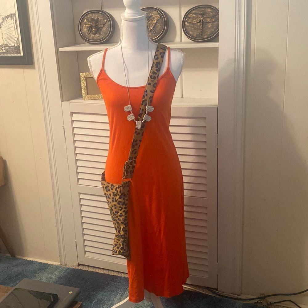 FormKnit maxi dress 👗 crisscross back straps.